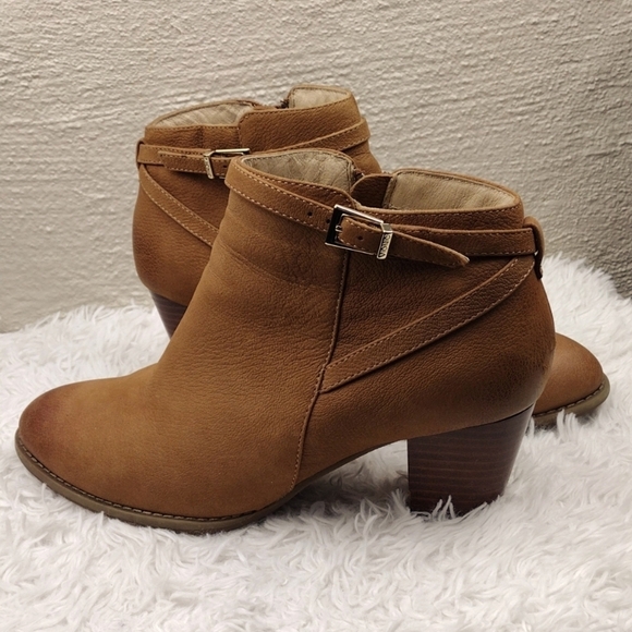 Vionic Upton Cognac Leather Point Toe Dual Strap Side Zip Block Heel Ankle Boot - Picture 1 of 16